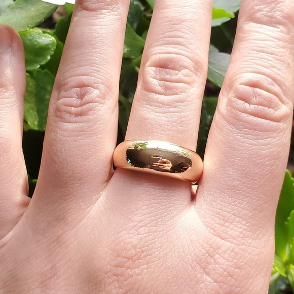 New Classic Gold Ring - Picture 2 of 4